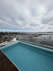 Penthouse Dúplex de Lujo en la Península - 4 Suites, Piscina Privada y Vista Única al Puerto