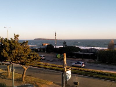 Apartamento 2 dormitorios vista al mar Rambla 24 