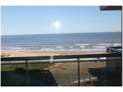 Apto de 3 dorm primera línea sobre el mar. 