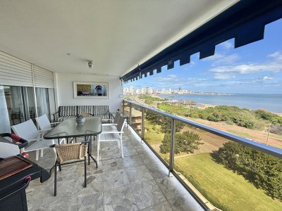 Apartamento en Venta y Alquiler, Mansa, Punta del Este, 4 Dormitorios.