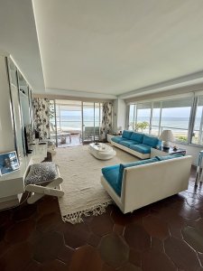 Gran apartamento con vistas insuperables a la Playa Brava