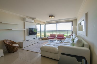 Apartamento en Venta y Alquiler, Brava, Punta del Este, 3 Dormitorios.