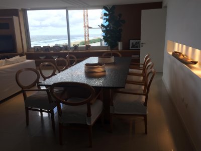 Amplio apartamento en la Brava en venta