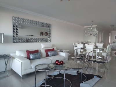 Apartamento en Venta y Alquiler, Brava, Punta del Este