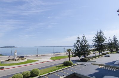 Hermoso apartamento en primera linea al mar, en Venta y Alquiler, Mansa, Punta del Este, 3 Dormitorios.