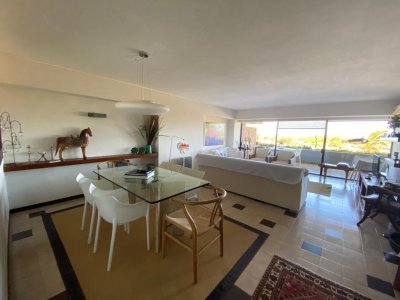 Exclusivo Apartamento en Primera linea, 3 dormitorios y Dep de Servicio, Playa Brava