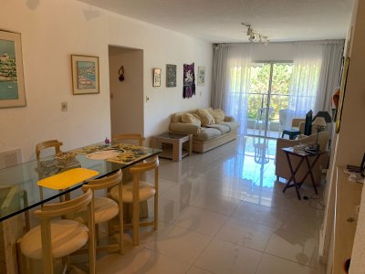 VENTA DE EXCELENTE APARTAMENTO DE 4 DORMITORIOS Y 3 BAÑOS