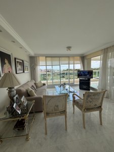 CORAL TOWER VENTA DE APARTAMENTO DE 3 SUITES + DEPENENDECNIA PLAYA MANSA PUNTA DEL ESTE