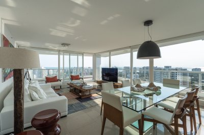 VENTA DE APARTAMENTO PENTHOUSE DE 4 SUITES BRAVA PUNTA DEL ESTE