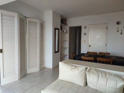Apartamento en Venta y Alquiler, Peninsula, Punta del Este, 2 Dormitorios.