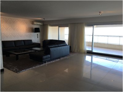 Apartamento en Venta, Brava, Punta del Este, 4 Dormitorios.