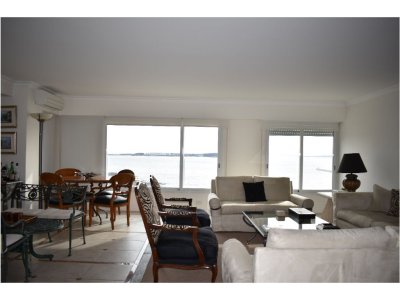 Apartamento en Venta, Peninsula, Punta del Este, 3 Dormitorios.