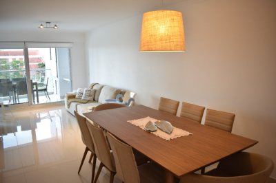 Apartamento en Venta y Alquiler, Mansa, Punta del Este, 2 Dormitorios.
