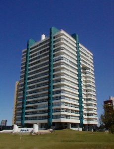 VENTA DE APARTAMENTO DE 3 DORMITORIOS EN BRAVA EN EDIFICIO ESTRELLA DE MAR 