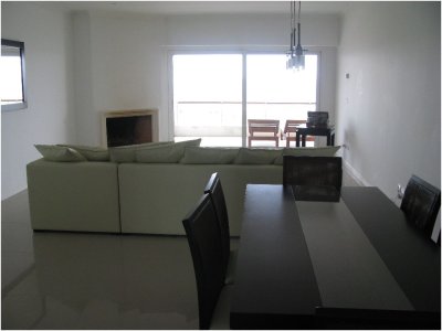 Apartamento en Venta y Alquiler, Mansa, Punta del Este, 2 Dormitorios.