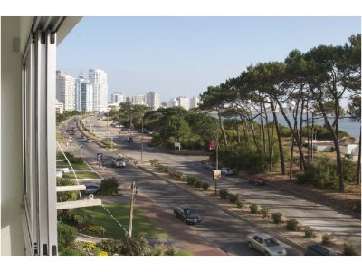 Apartamento en Alquiler, Mansa, Punta del Este, 2 Dormitorios.