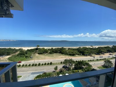 Apartamento venta 2 dormitorios y servicio Punta del Este