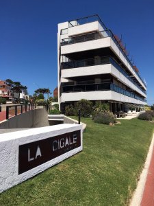 Hermoso Apartamento frente a playa Mansa