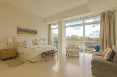 Apartamento en Venta y Alquiler, Brava, Punta del Este, 4 Dormitorios.