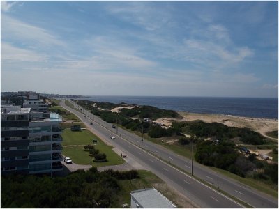 Apartamento en Venta y Alquiler, Brava, Punta del Este, 4 Dormitorios.