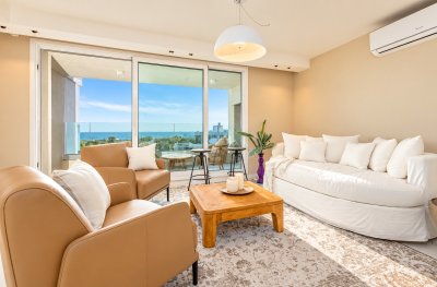  Amplio Apartamento en Mansa, Punta del Este