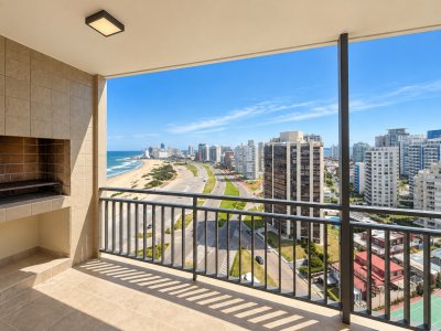 Apartamento en Venta con parillero propio. Brava, Punta del Este, 3 Dormitorios