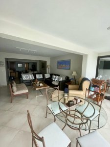 Apartamento 4 dorm. En Playa Brava Punta del Este 