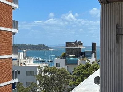 VENTA DE APARTAMENTO DE 1 DOMITORIO EN PENINSULA CON VISTA PARCIAL AL PUERTO