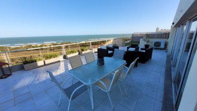Apartamento en Venta en Playa Brava excelente estado primera linea