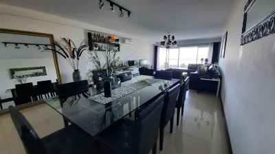 Apartamento en Venta y Alquiler, Brava, Punta del Este, 3 Dormitorios.