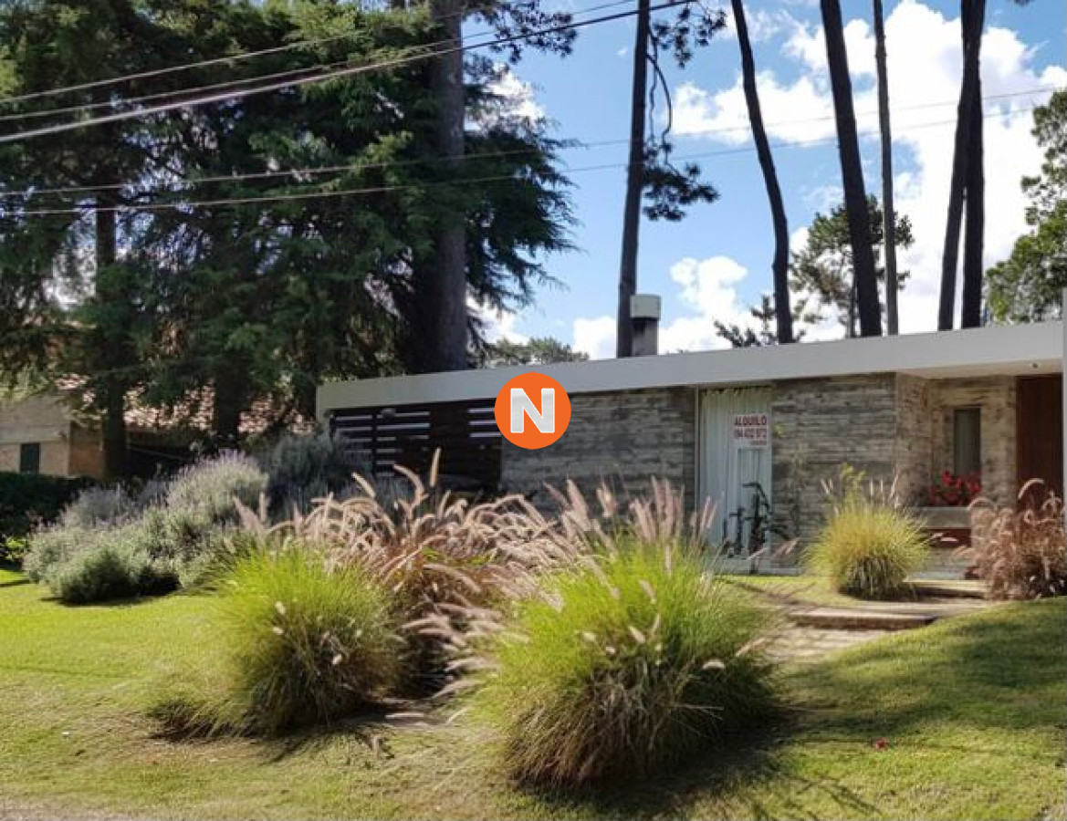 la casa en barrio muy privilegiado por su tranquilidad - nlv219757c