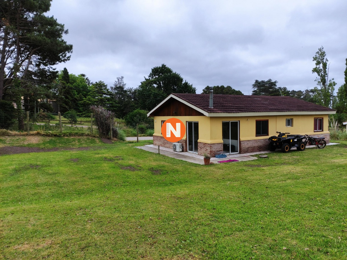venta de casa de 2 dormitorios en el golf punta del este  - nlv220259c