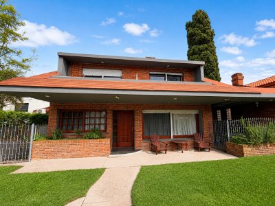 Casa en Venta 4 Dormitorios, Playa Mansa