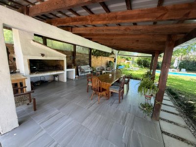 Casa a una cuadra del mar en Venta