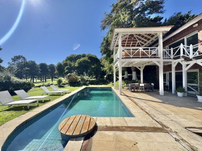 ESPECTACULAR CASA EN EL GOLF DE 5 DORMITORIOS EN VENTA
