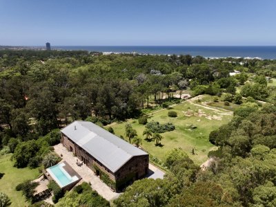 Casa en amplio terreno en Rincón del Indio