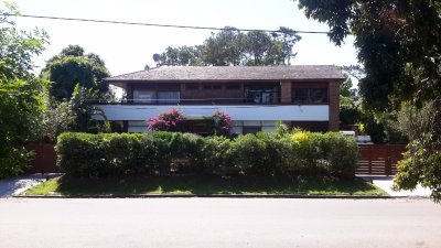 Casa en Venta y Alquiler, Mansa, Punta del Este, 5 Dormitorios.