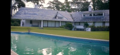CASA A LA VENTA EN PUNTA DEL ESTE 