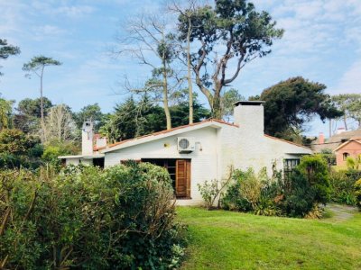 Excelente Casa a la venta en Pinares Punta del Este