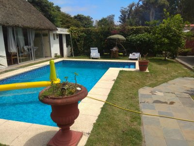 Casa en Venta y Alquiler, Pinares, Punta del Este, 4 Dormitorios.