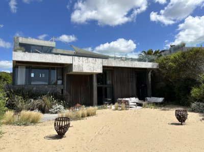 Casa, 5 dormitorios, Manantiales, En Venta