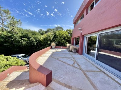 VENTA DE CASA DE 3 DORMITORIOS Y SERVICIO EN RINCON DEL INDIO PUNTA DEL ESTE