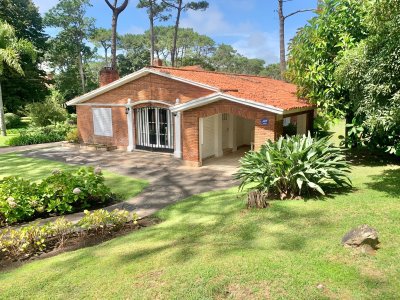 Excelente oportunidad Chalet con amplios jardines y espacios verdes en venta