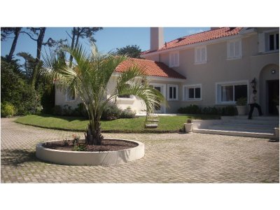 Casa en Venta y Alquiler, Golf, Punta del Este, 5 Dormitorios.