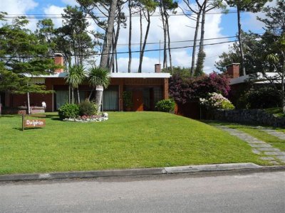 Casa en Venta y Alquiler, Mansa, Punta del Este, 4 Dormitorios.