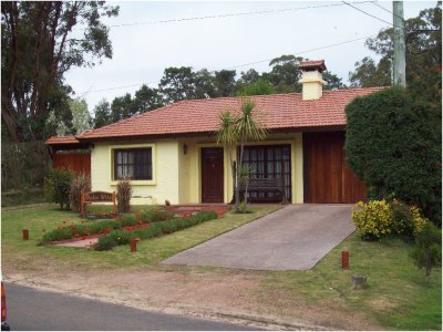 Casa en Venta y Alquiler, Mansa, Punta del Este, 4 Dormitorios.