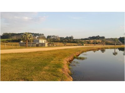 Casa en Venta y Alquiler, Laguna Estate, Manantiales, 4 Dormitorios.