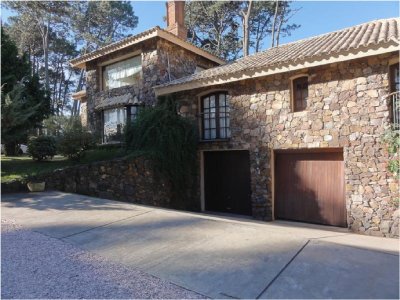 Casa en Venta, Jardines de Cordoba, Punta del Este, 4 Dormitorios.