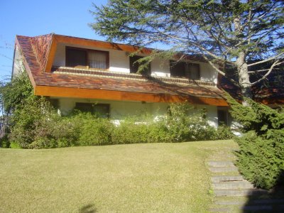 Casa en Venta y Alquiler, Lugano, Punta del Este, 4 Dormitorios.