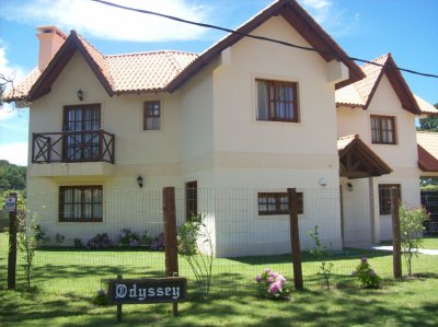 Casa en Venta y Alquiler, Rincón del Indio, Punta del Este, 4 Dormitorios.